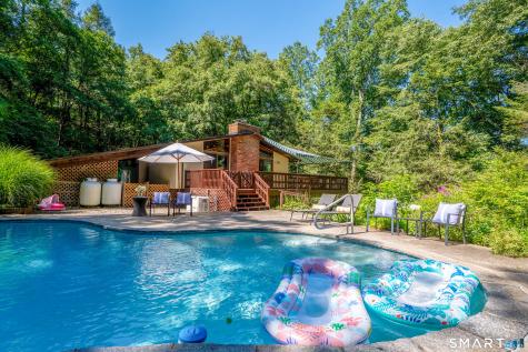 6 Great Pond Lane Redding CT 06896