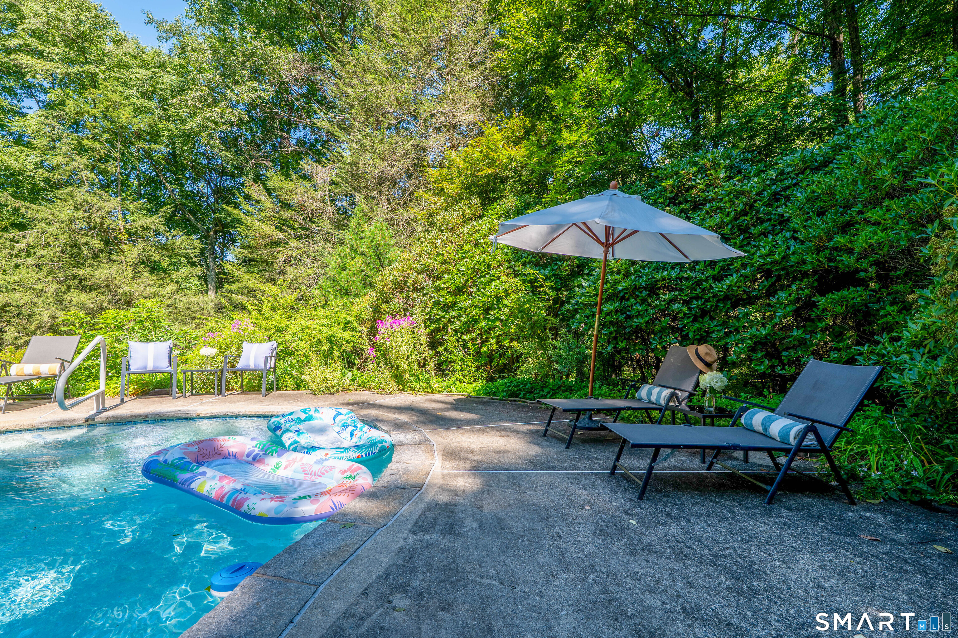 6 Great Pond Lane Redding CT 06896