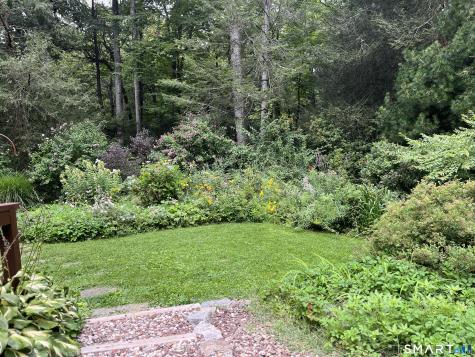 6 Great Pond Lane Redding CT 06896