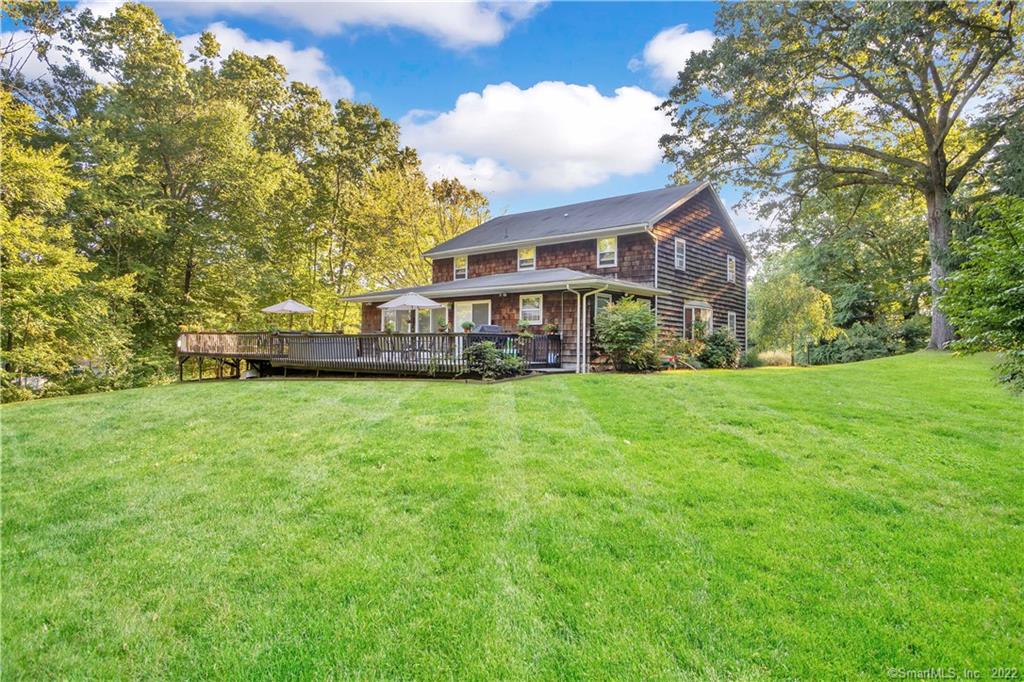 8 Patricia Lane Newtown CT 06470