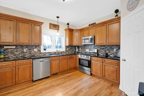 20 Windermere Village Road Ellington CT 06029