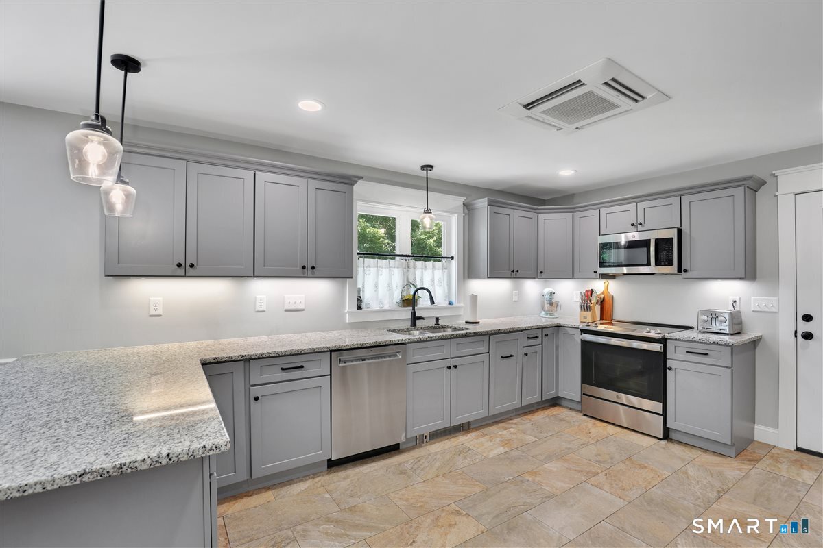 87 Grand View Terrace Brooklyn CT 06234