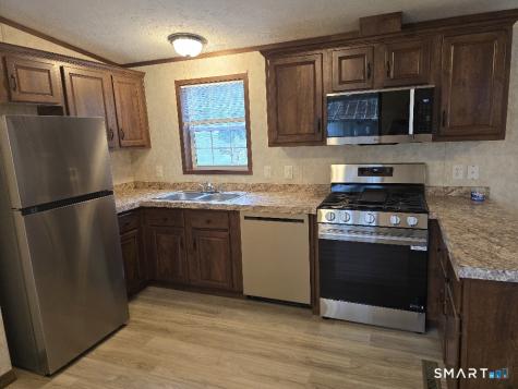 11 R And R Park Killingly CT 06241