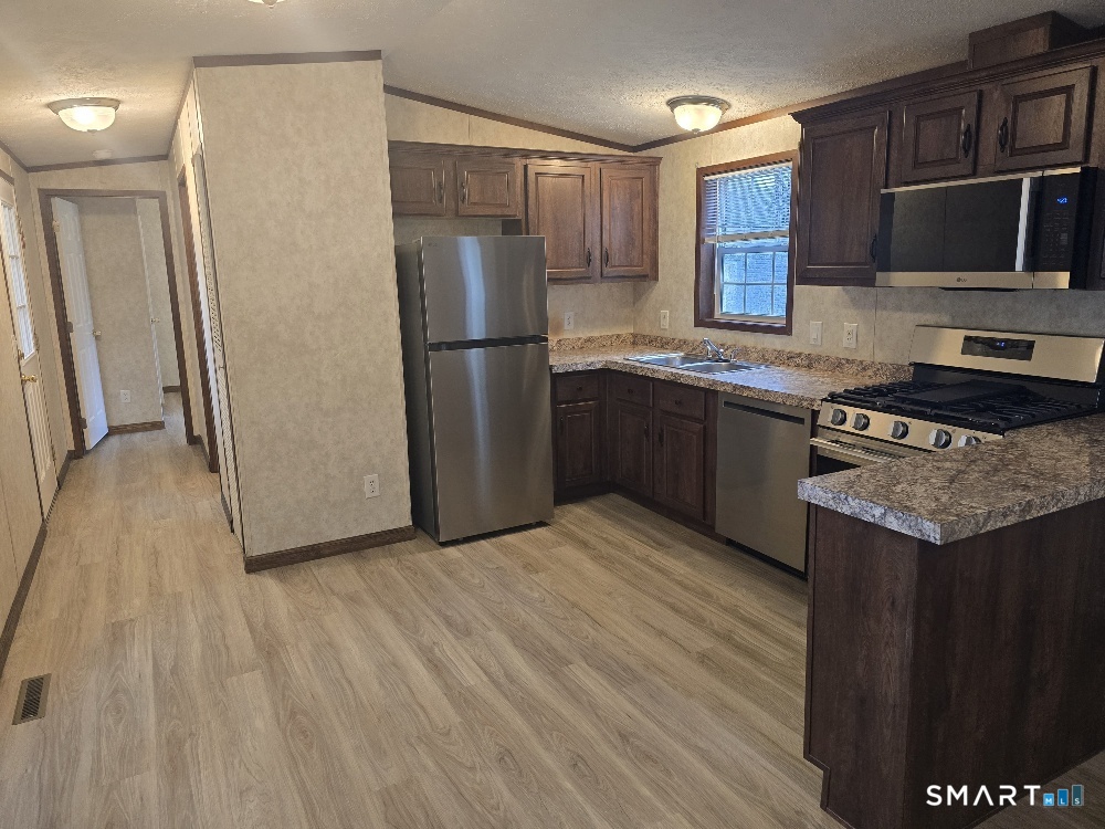11 R And R Park Killingly CT 06241
