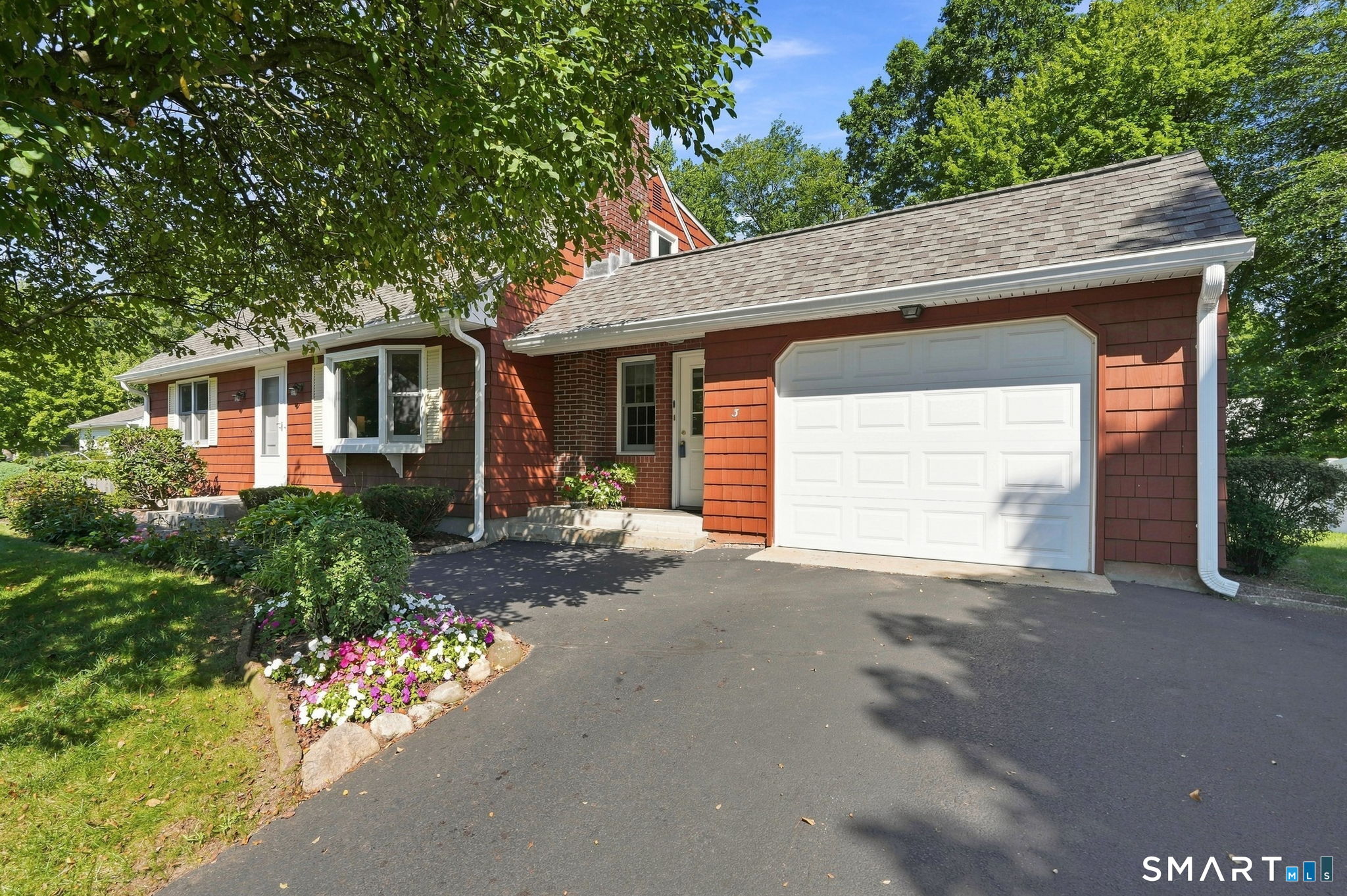 3 Pilgrim Circle Enfield CT 06082