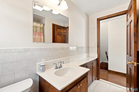 3 Pilgrim Circle Enfield CT 06082