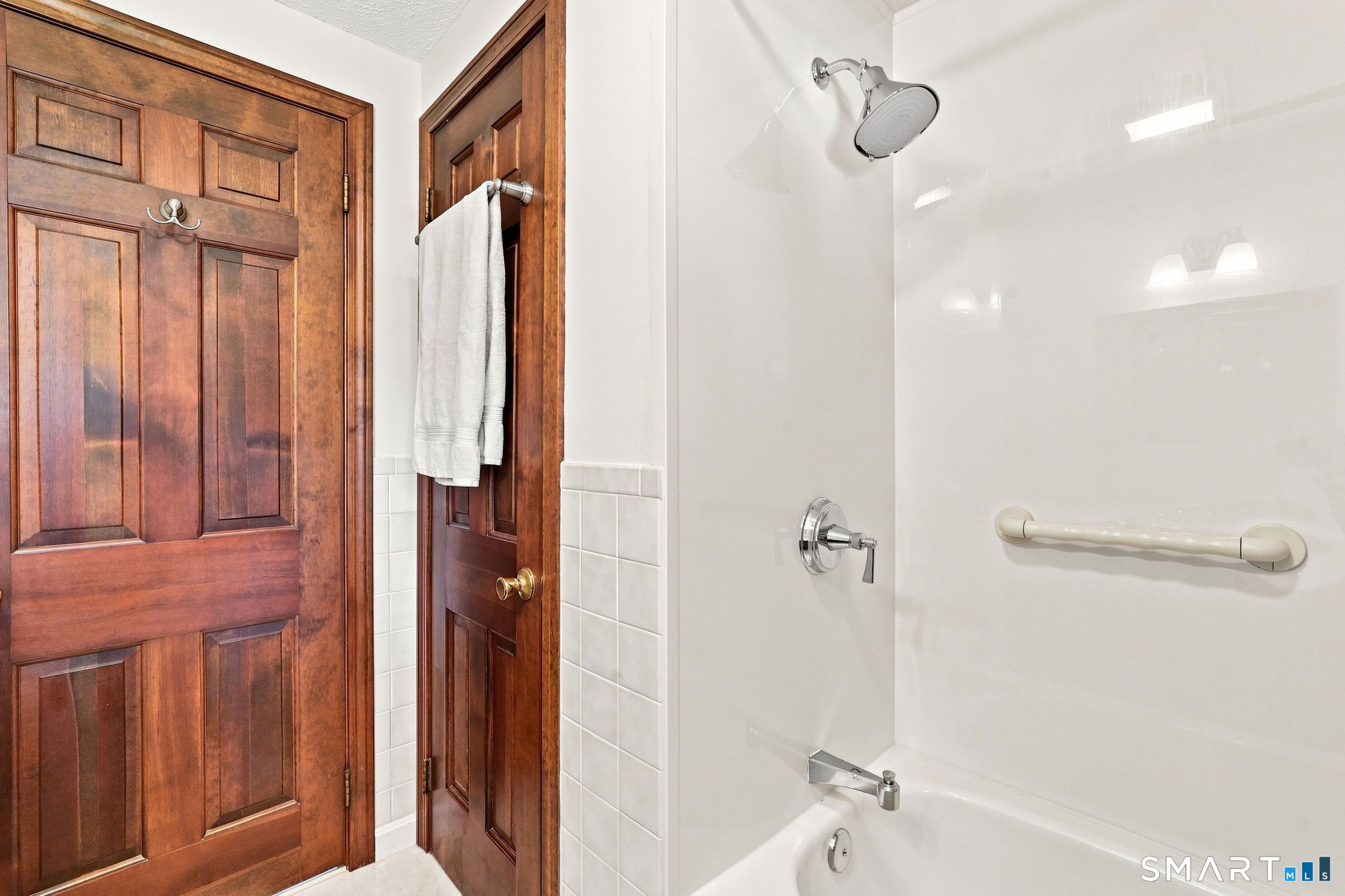 3 Pilgrim Circle Enfield CT 06082