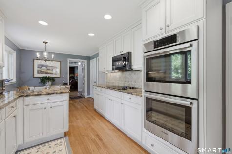 15 Rillbank Terrace West Hartford CT 06107