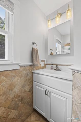 34 West Arch Street Stonington CT 06379