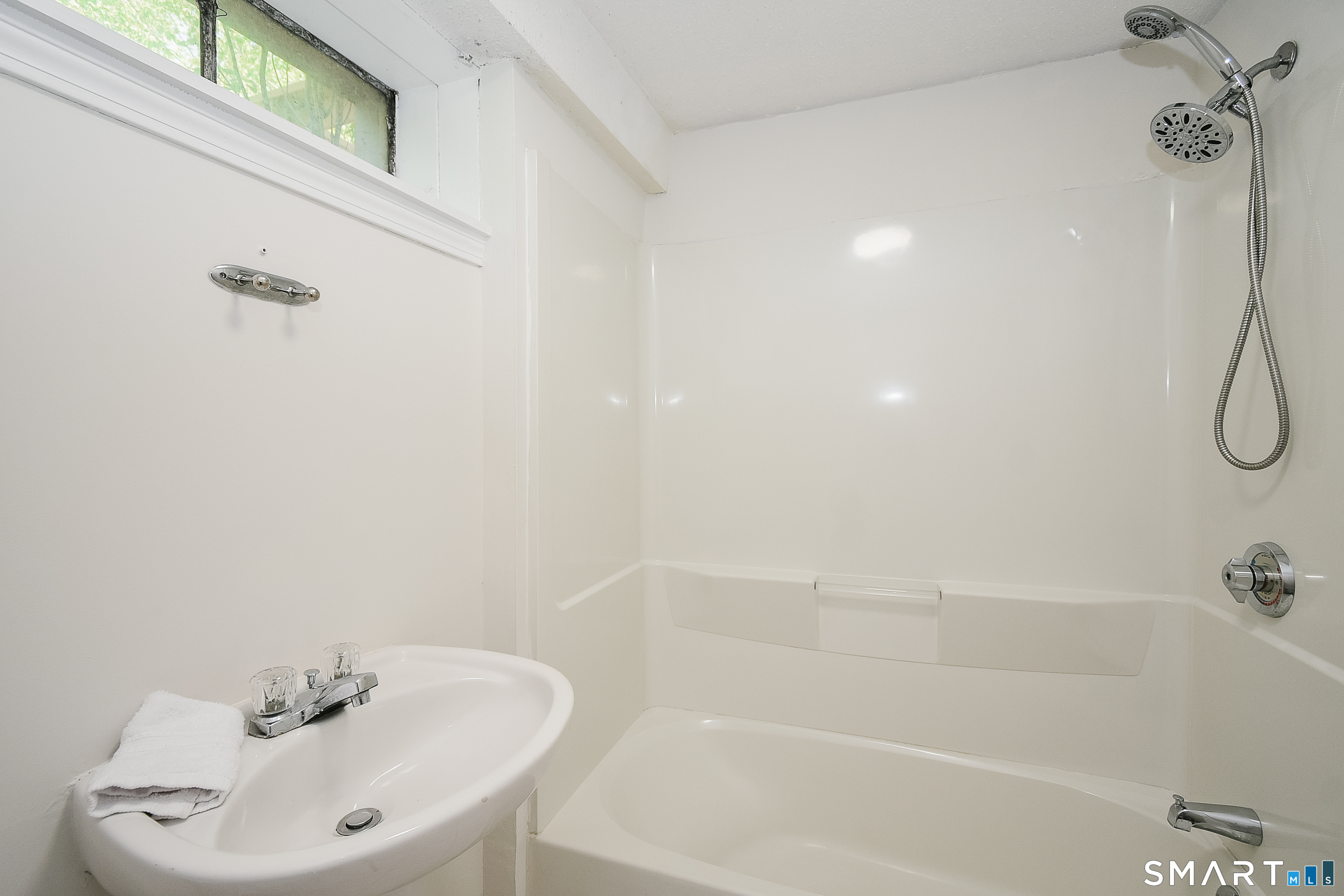24 Valley View Drive Windsor CT 06095