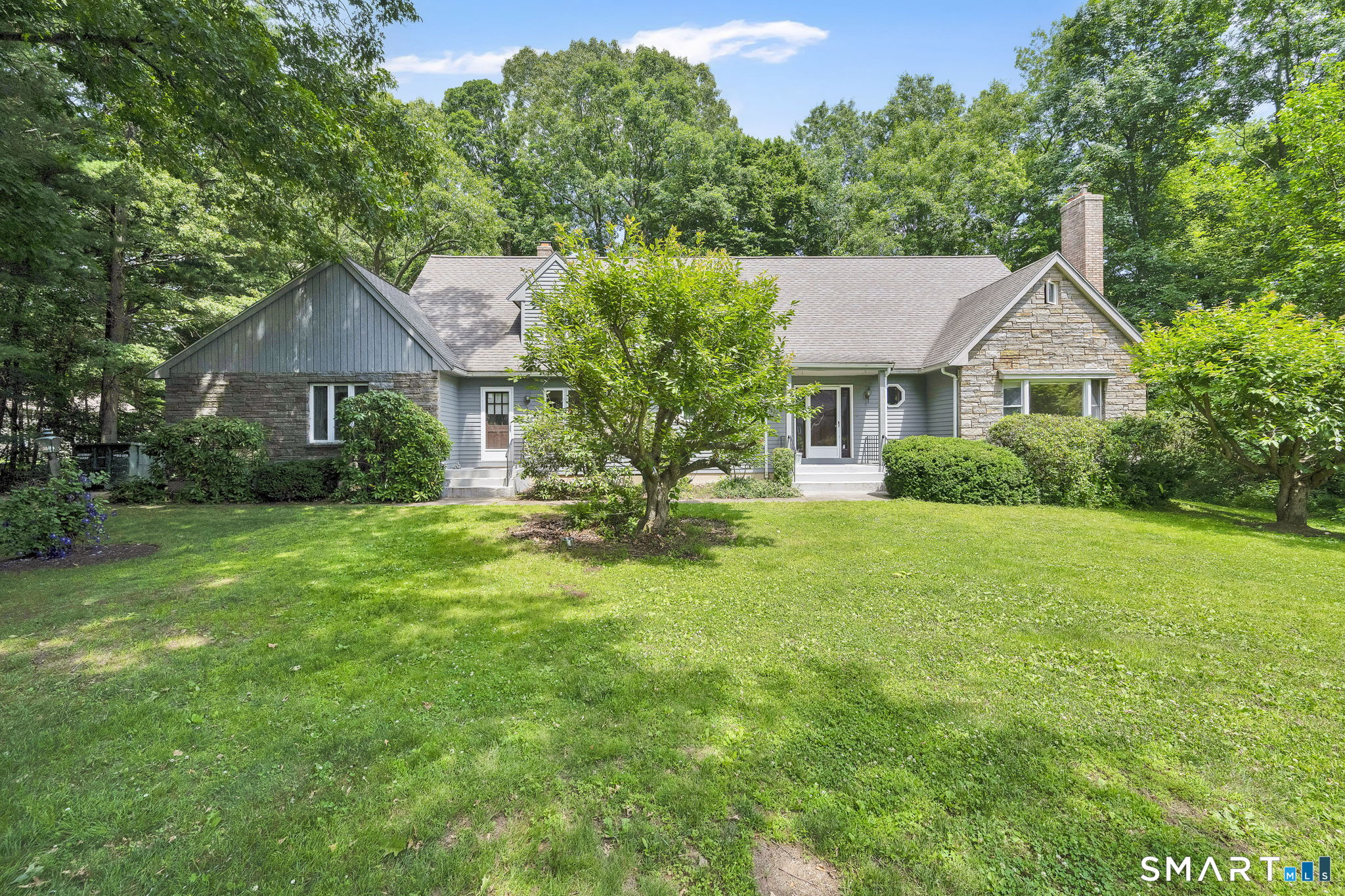 33 Woodmar Circle South Windsor CT 06074