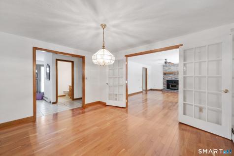 33 Woodmar Circle South Windsor CT 06074