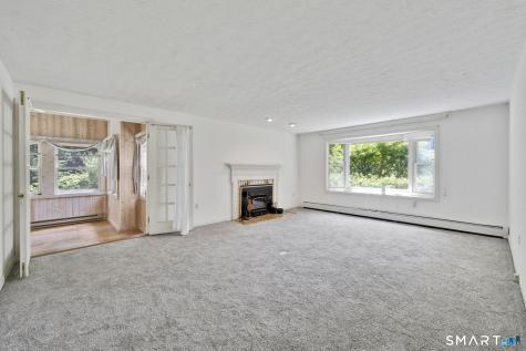 33 Woodmar Circle South Windsor CT 06074