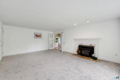 33 Woodmar Circle South Windsor CT 06074
