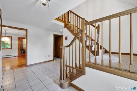 33 Woodmar Circle South Windsor CT 06074