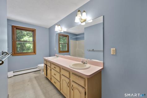 33 Woodmar Circle South Windsor CT 06074