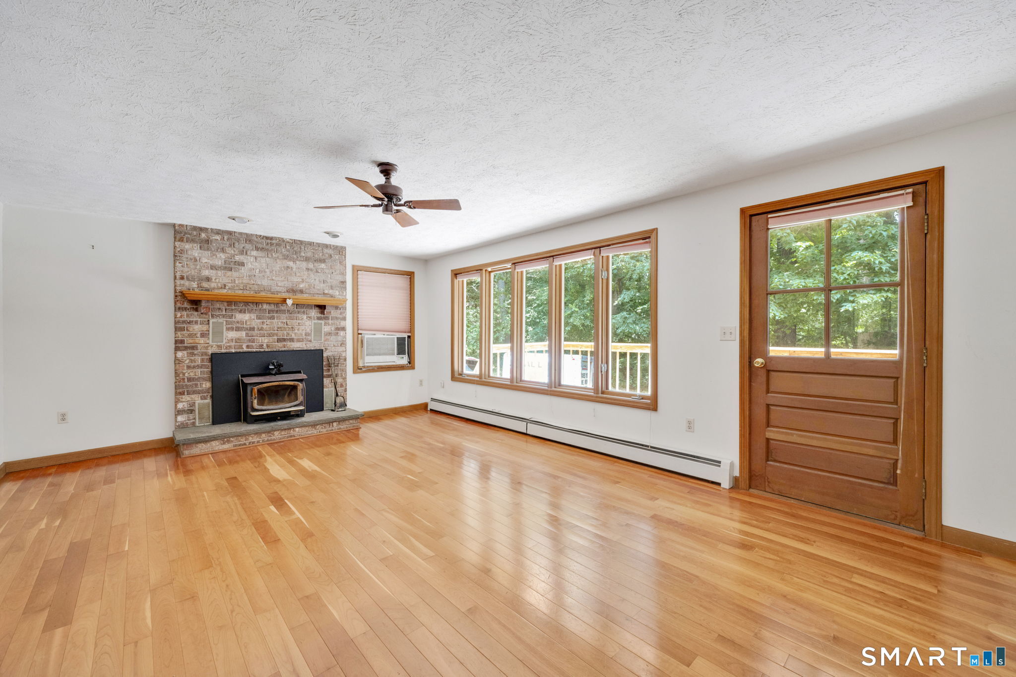 33 Woodmar Circle South Windsor CT 06074