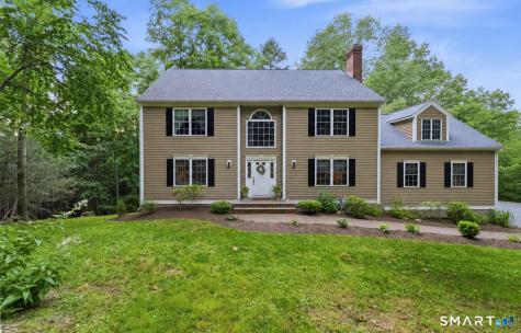 29 Narragansett Trail Newtown CT 06482