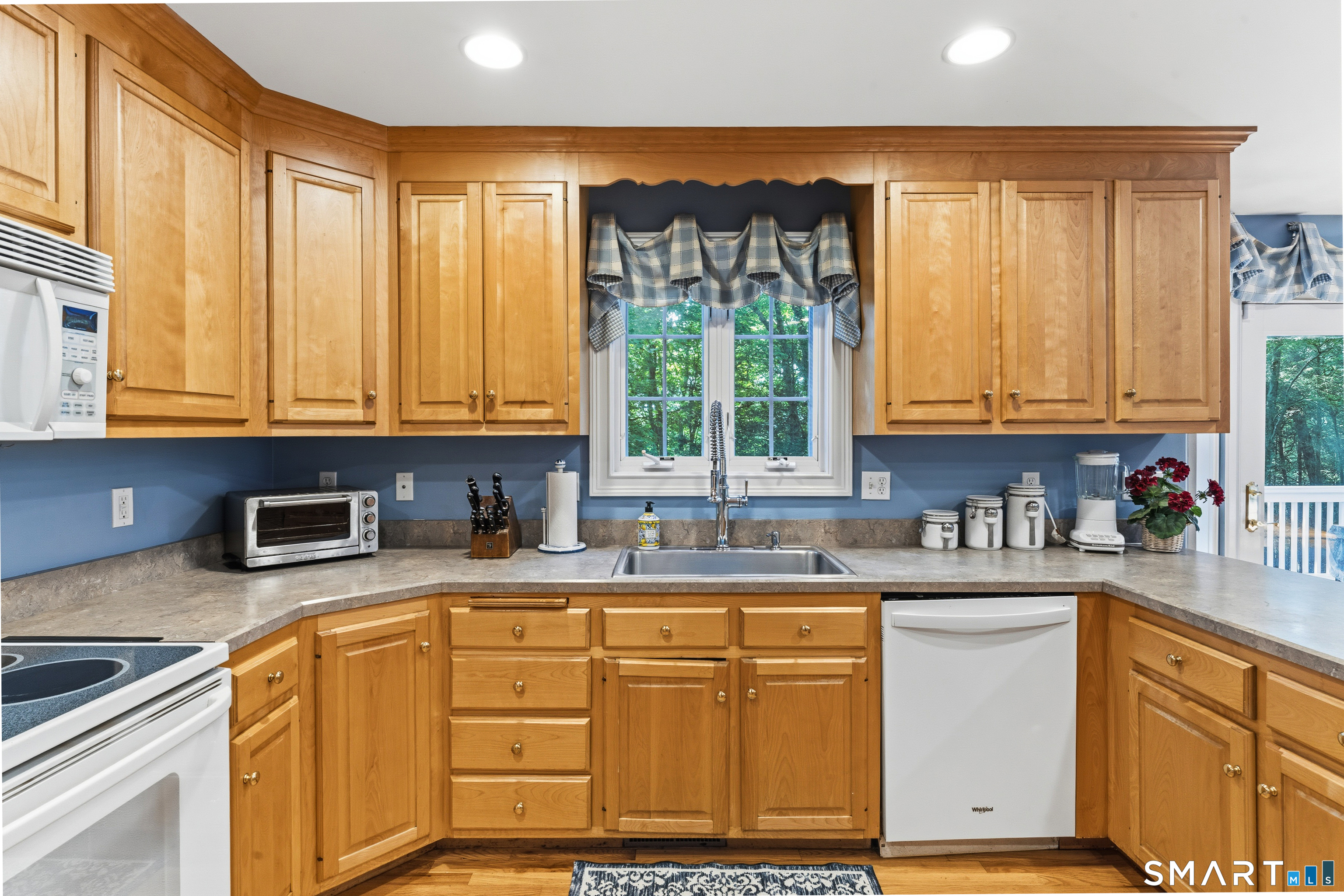 29 Narragansett Trail Newtown CT 06482