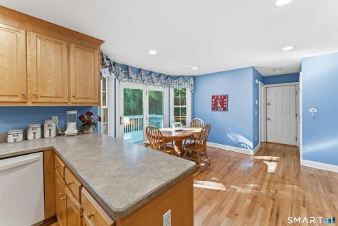 29 Narragansett Trail Newtown CT 06482
