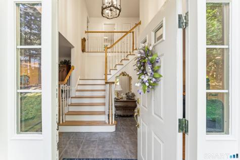29 Narragansett Trail Newtown CT 06482