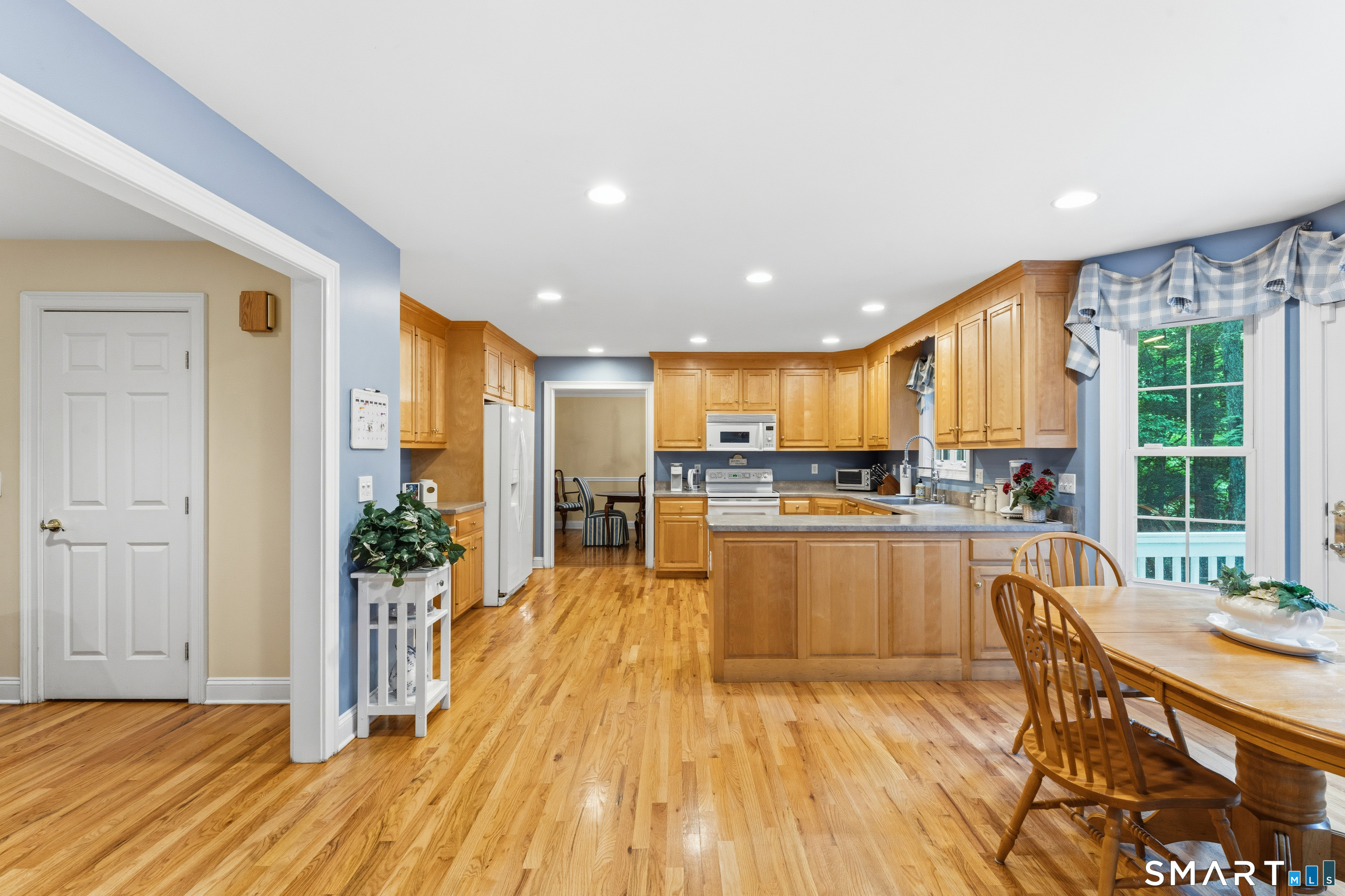 29 Narragansett Trail Newtown CT 06482