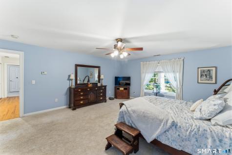 29 Narragansett Trail Newtown CT 06482