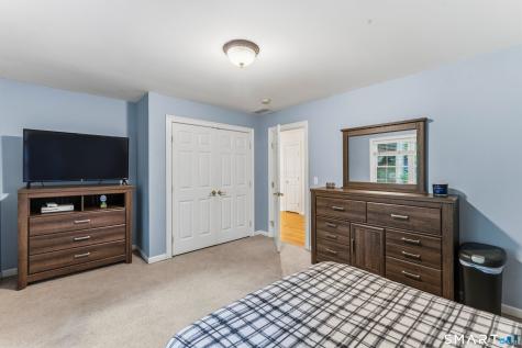 29 Narragansett Trail Newtown CT 06482