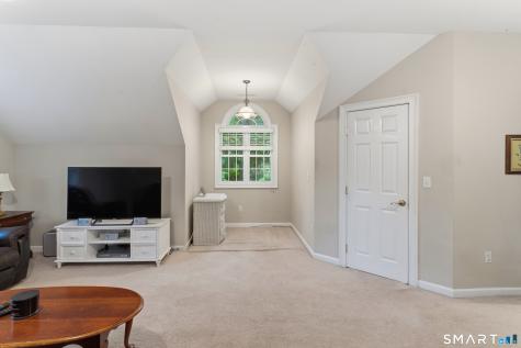 29 Narragansett Trail Newtown CT 06482