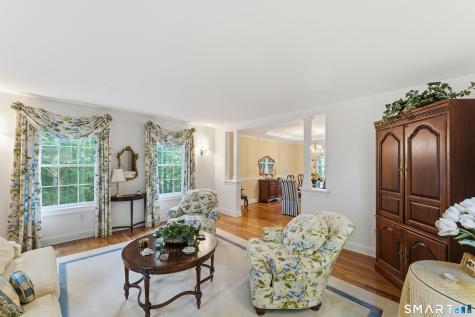 29 Narragansett Trail Newtown CT 06482