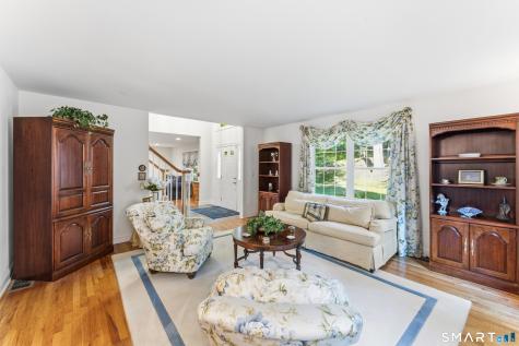 29 Narragansett Trail Newtown CT 06482