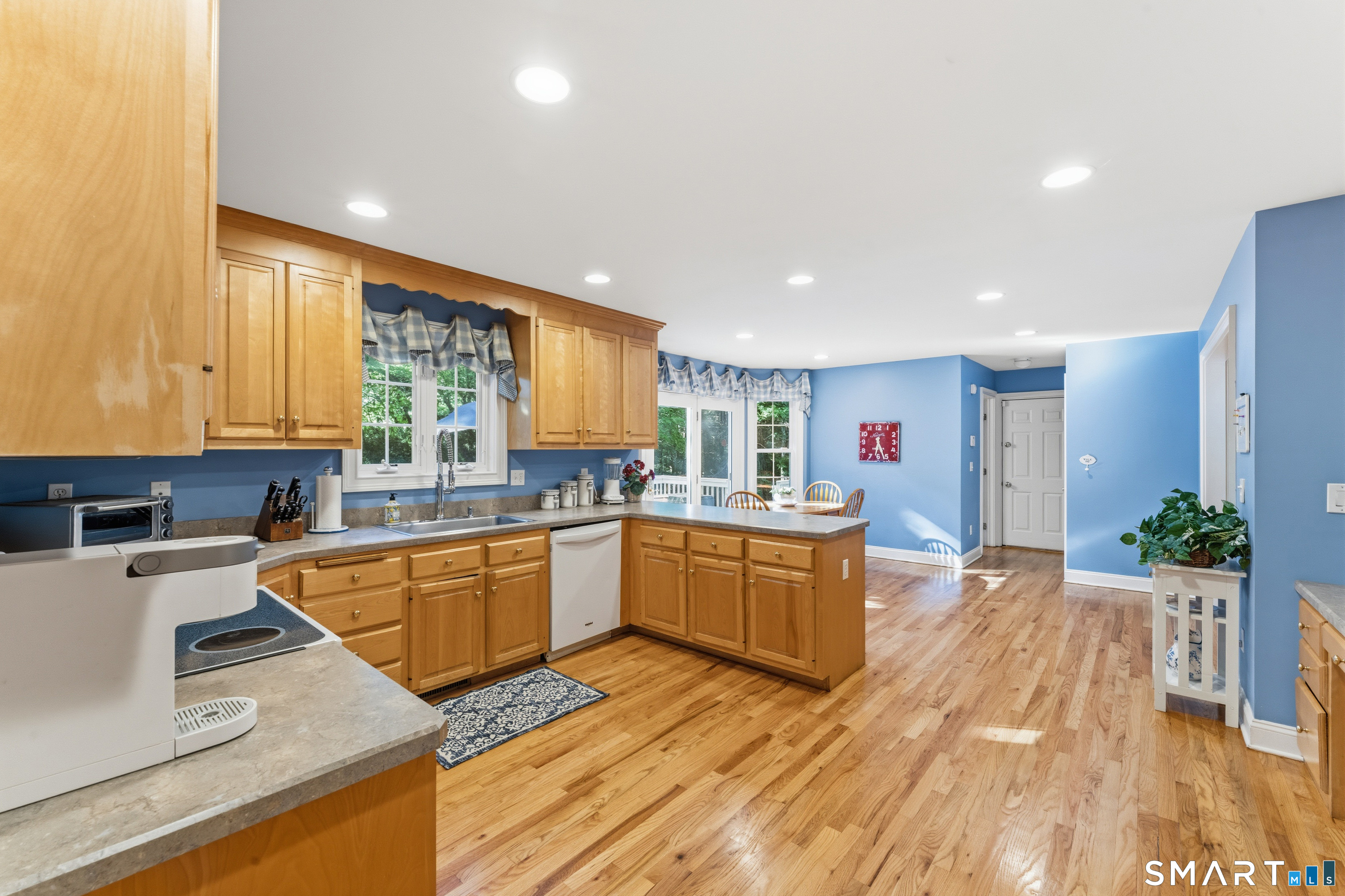 29 Narragansett Trail Newtown CT 06482