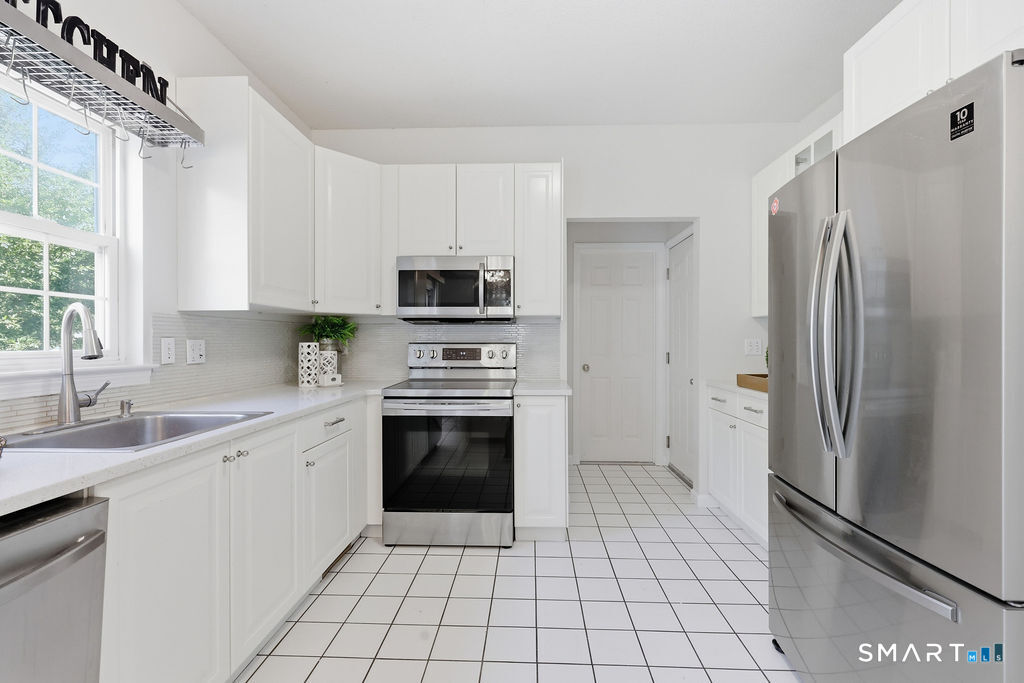 46 Dundee Drive Cheshire CT 06410
