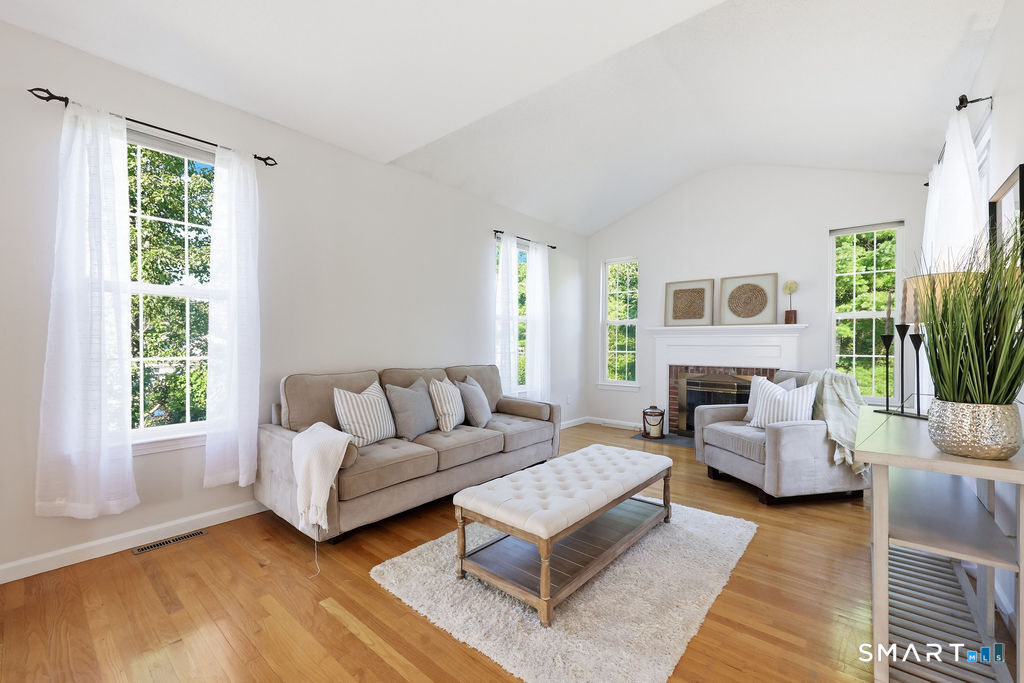 46 Dundee Drive Cheshire CT 06410