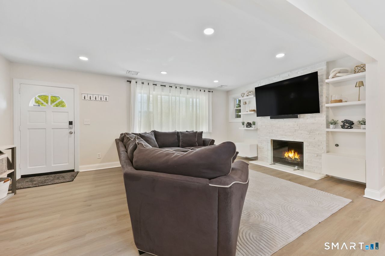 140 Courtland Avenue Stamford CT 06902
