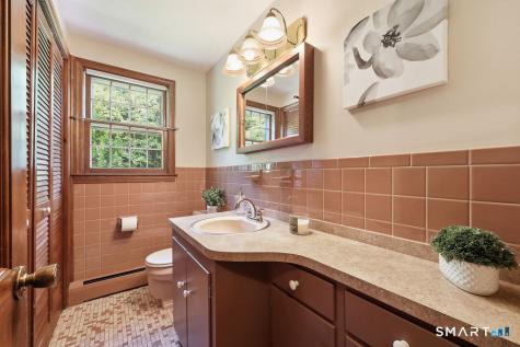 10 Shady Lane Simsbury CT 06092