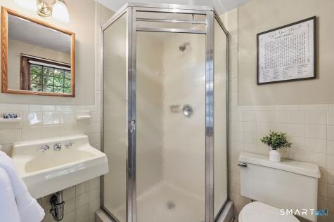 10 Shady Lane Simsbury CT 06092
