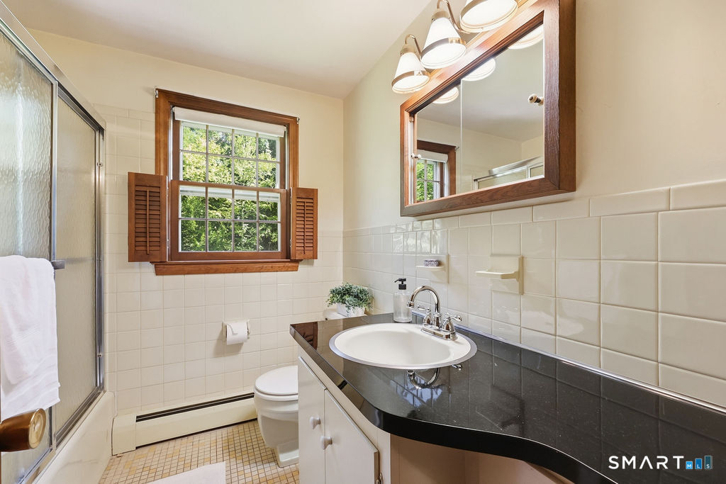 10 Shady Lane Simsbury CT 06092