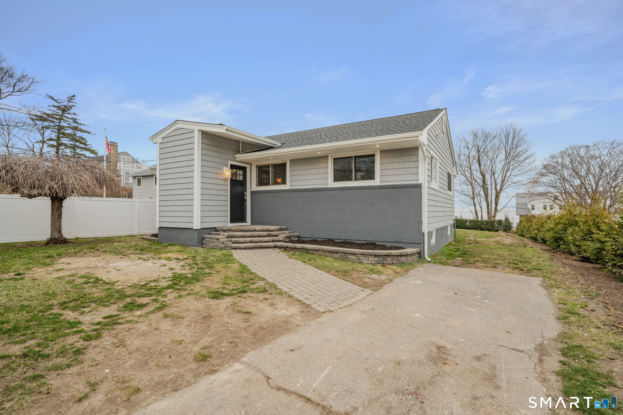 1092 Ocean Avenue New London CT 06320