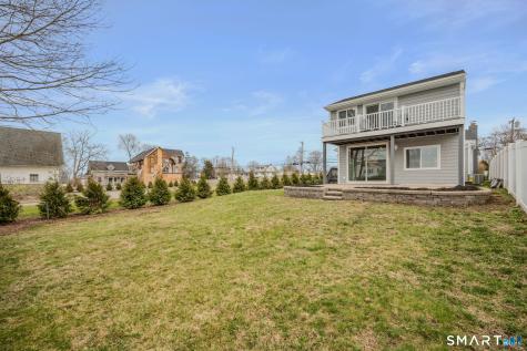 1092 Ocean Avenue New London CT 06320