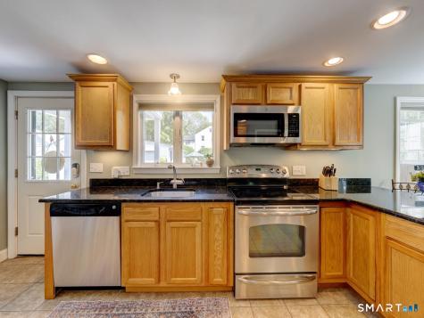 137 Green Road Manchester CT 06042