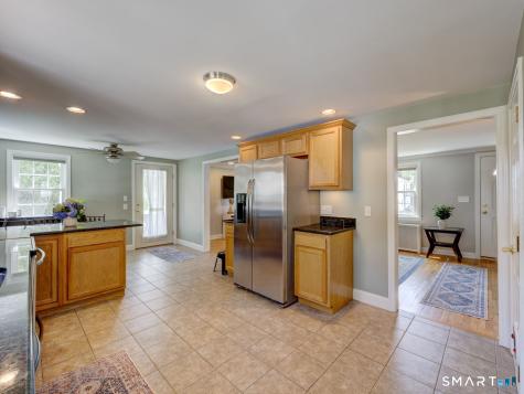 137 Green Road Manchester CT 06042