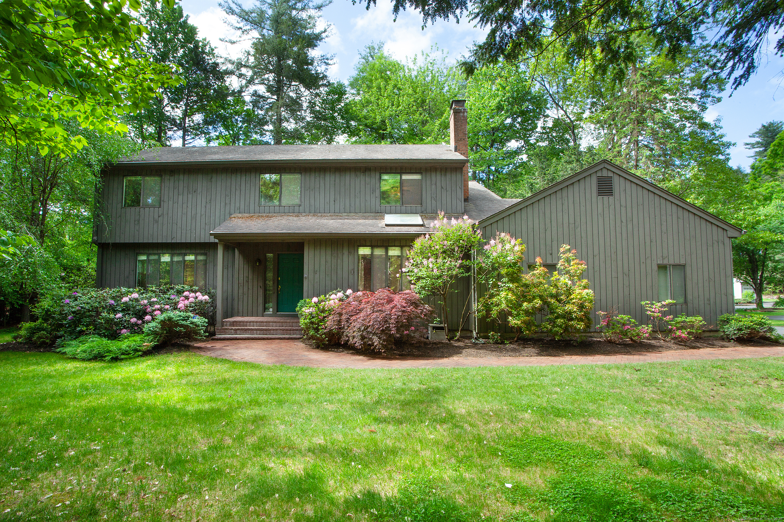 2 Trainor Drive Simsbury CT 06089