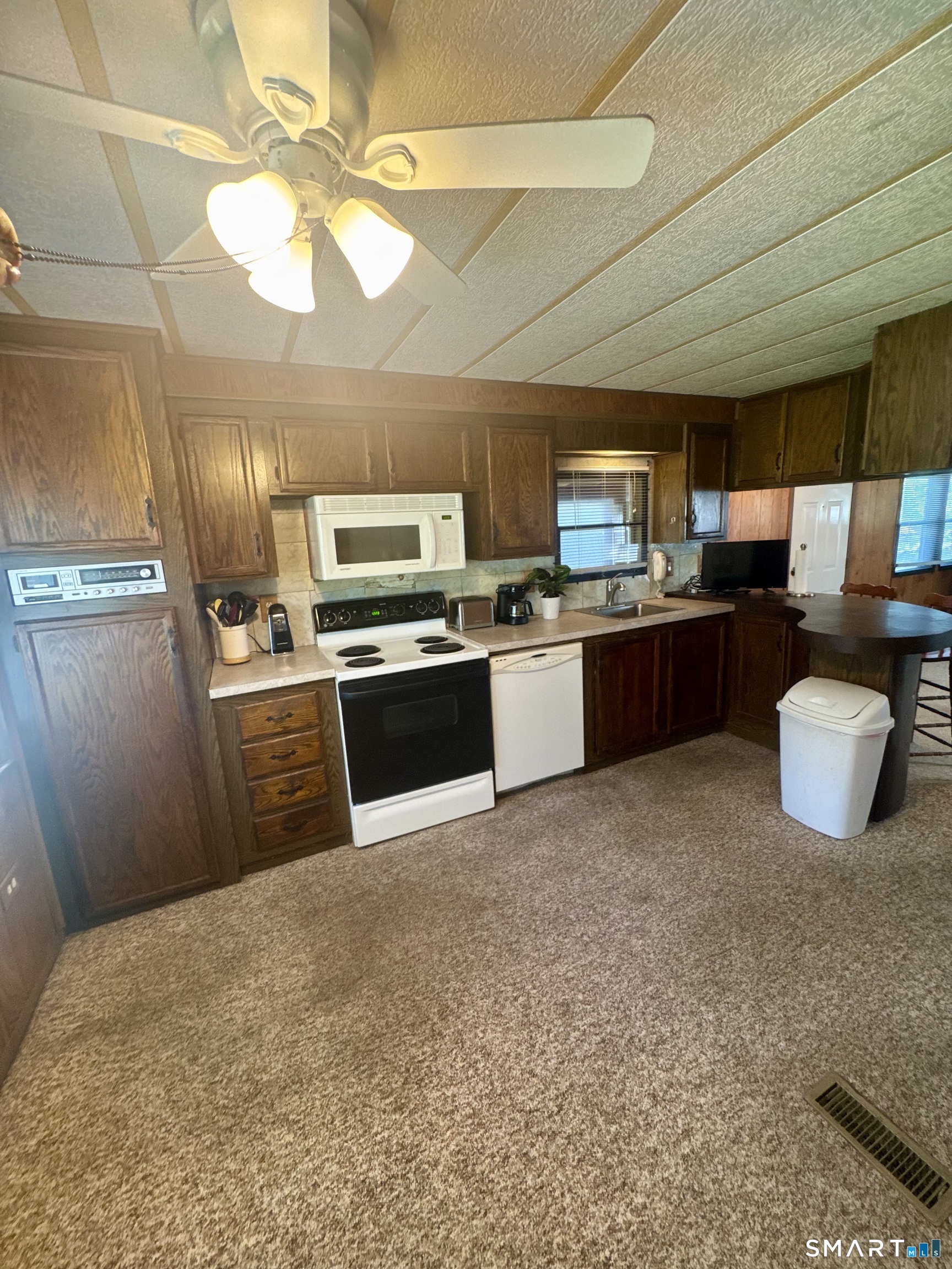133 West Main Street Clinton CT 06413
