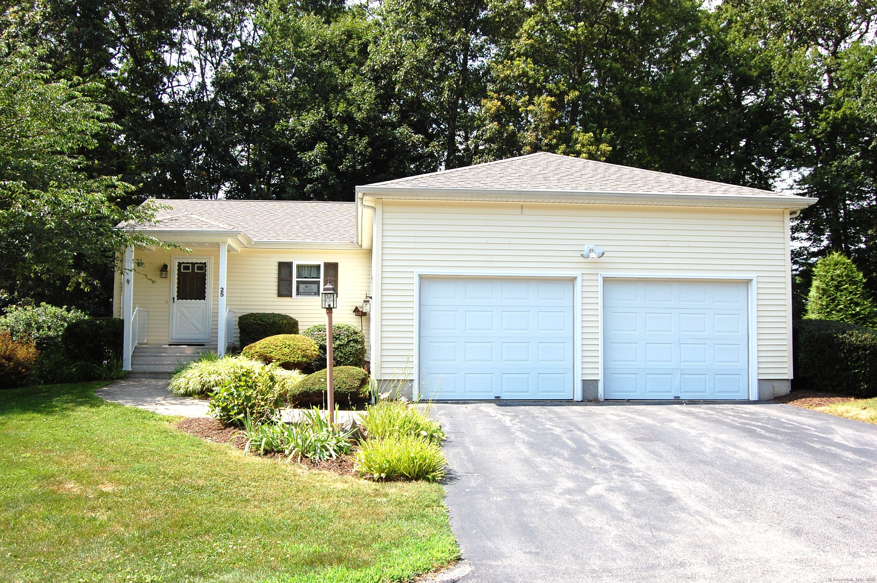 25 Indian Hill Road Montville CT 06382