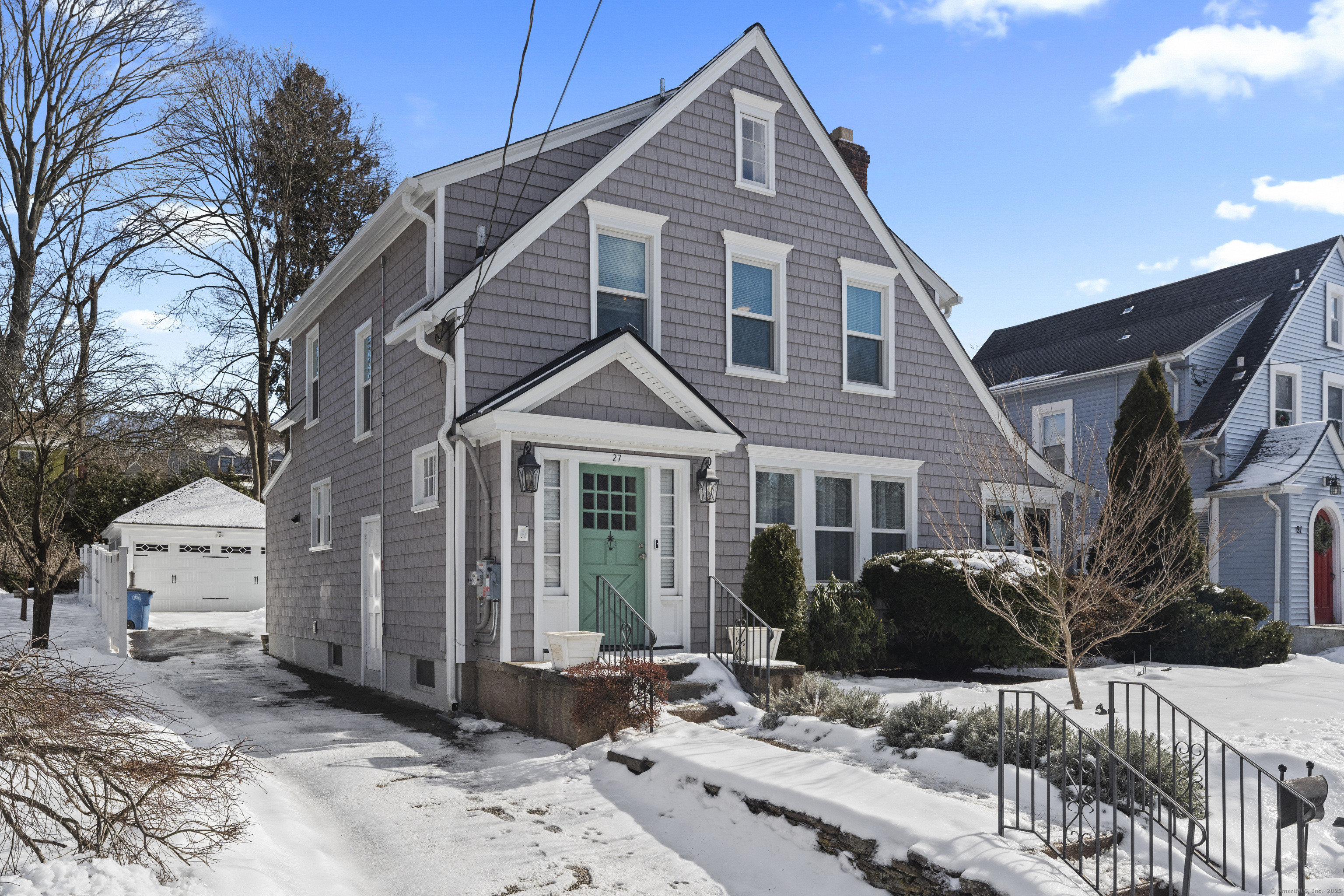 27 Maplewood Road New Haven CT 06515