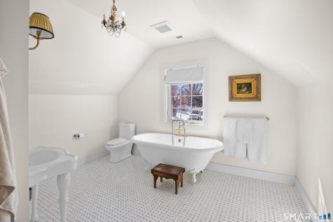 100 Tuller Road Fairfield CT 06825