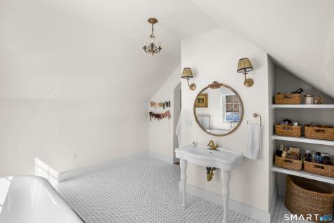 100 Tuller Road Fairfield CT 06825