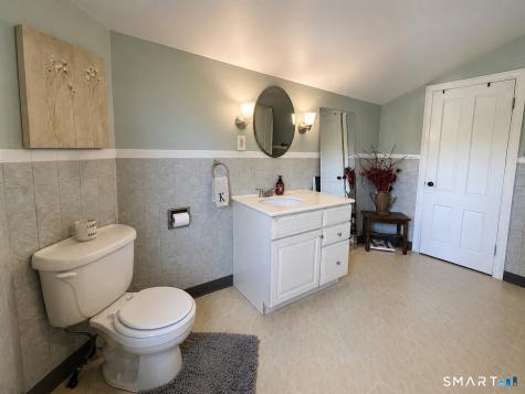 443 Amity Road Bethany CT 06524