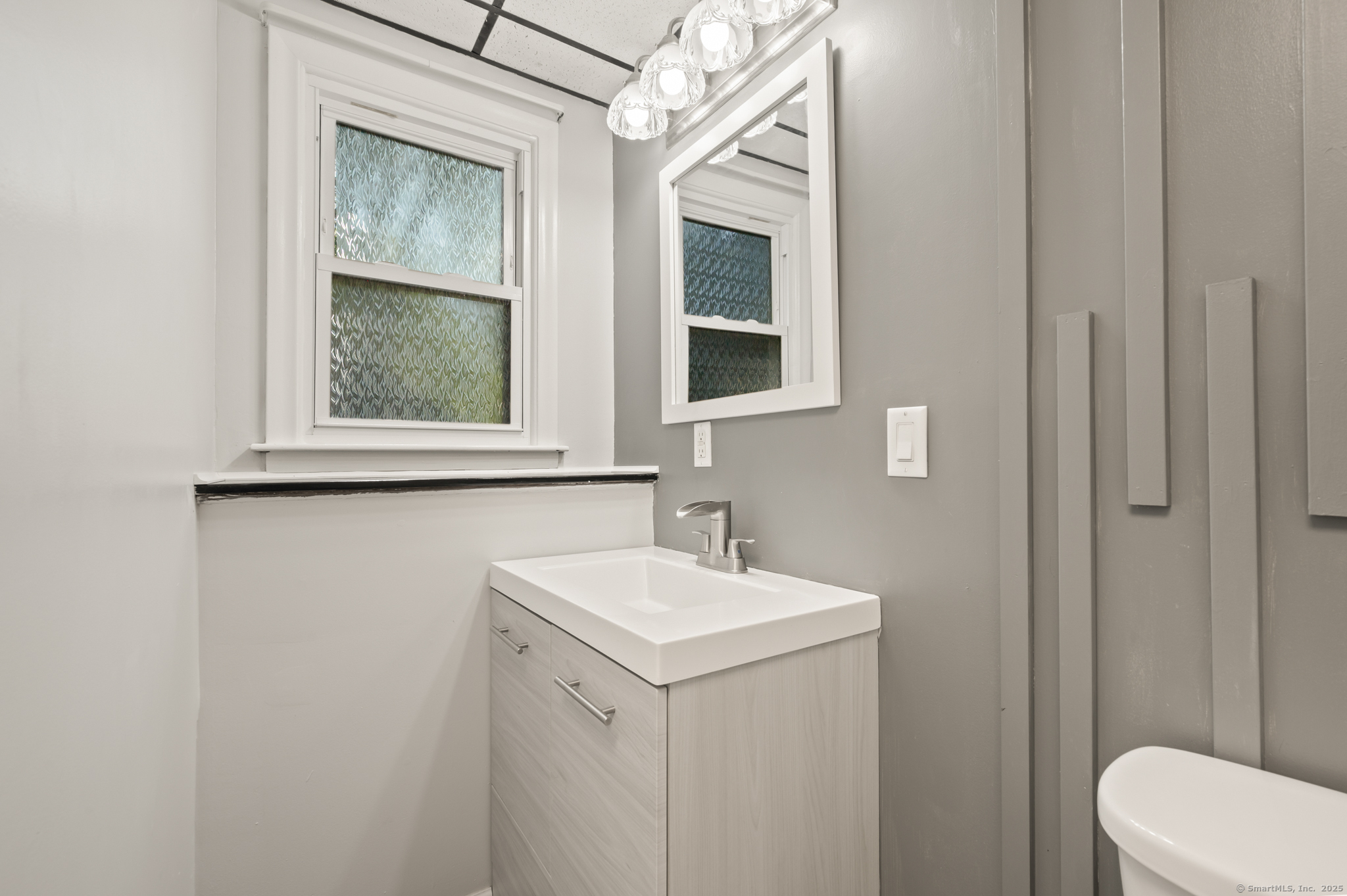 62 Bramblebush Road Manchester CT 06040